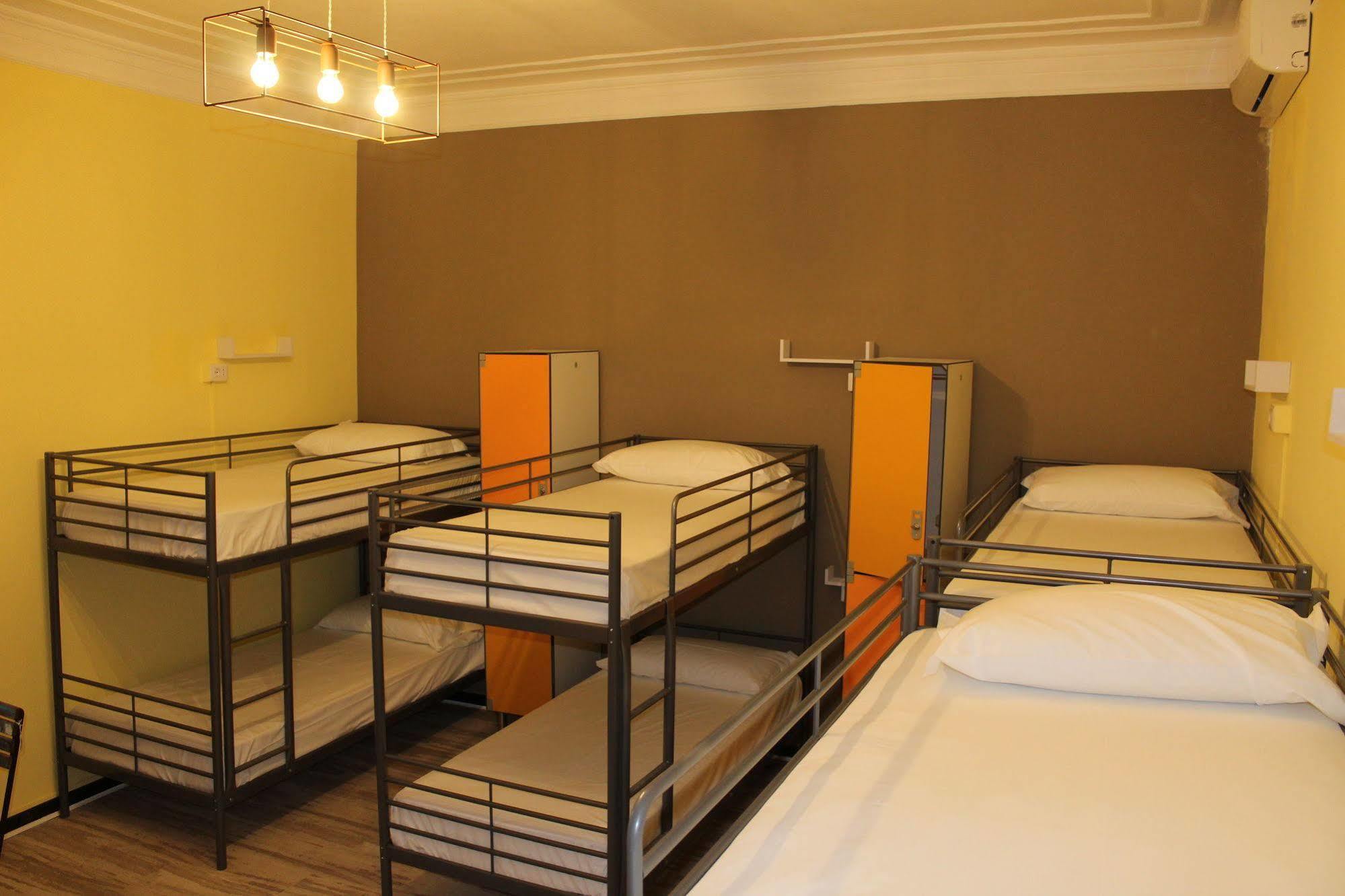 Victoria House Hostel Γένοβα Εξωτερικό φωτογραφία