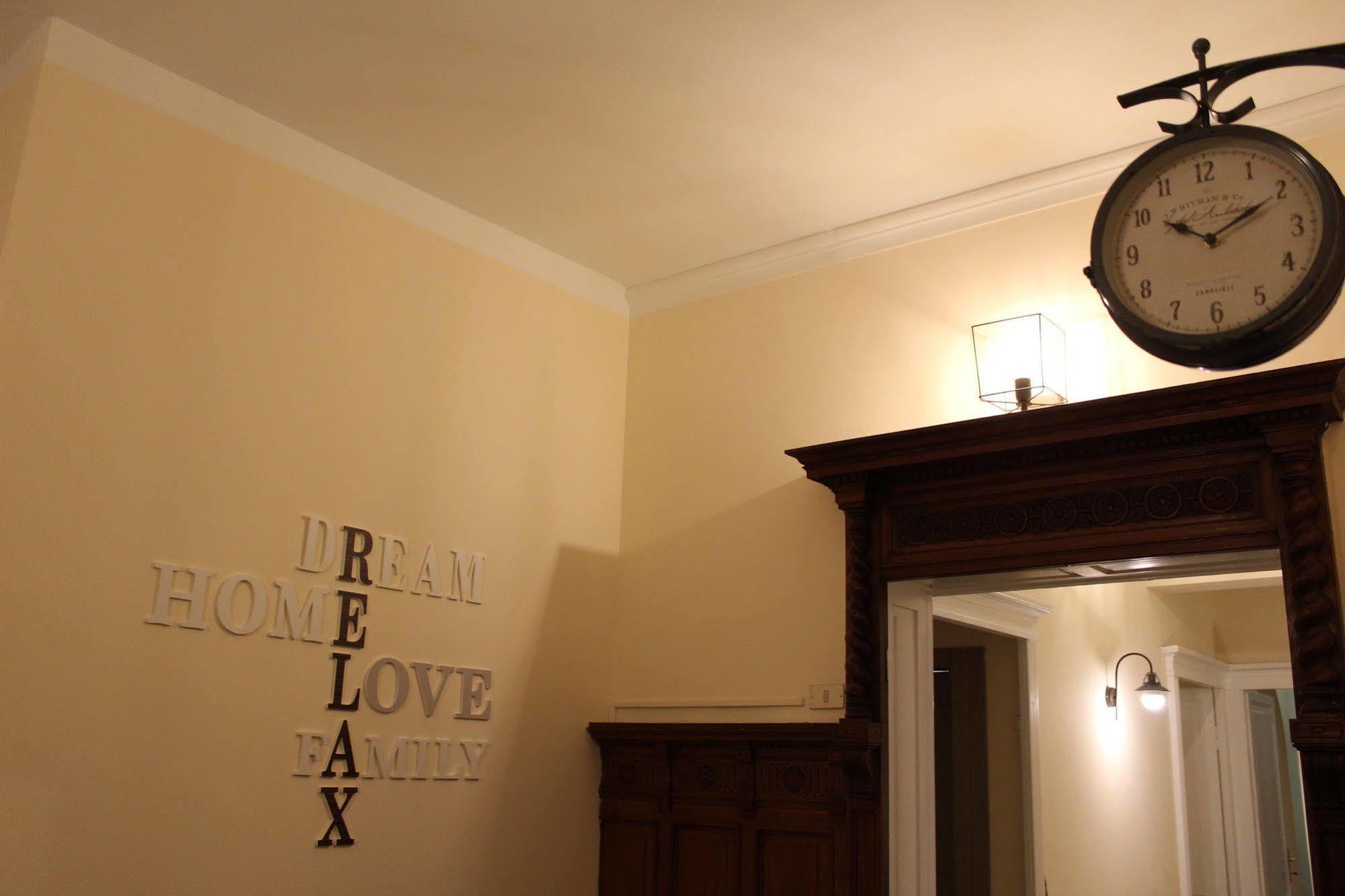 Victoria House Hostel Γένοβα Εξωτερικό φωτογραφία